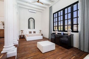 8 chambres, coffre-fort, fer et planche à repasser