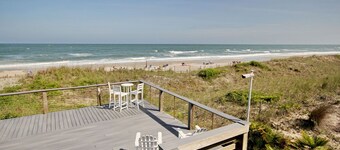 Short Easy Flat Walk to Beach - Pelican Watch 8a - Lakefront Villa w/ Pool
