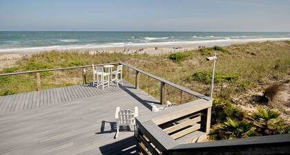 Short Easy Flat Walk to Beach - Pelican Watch 8a - Lakefront Villa w/ Pool