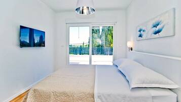 3 soveværelser, pengeskab på værelset, strygejern/strygebræt