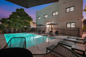 Outdoor pool, sun loungers