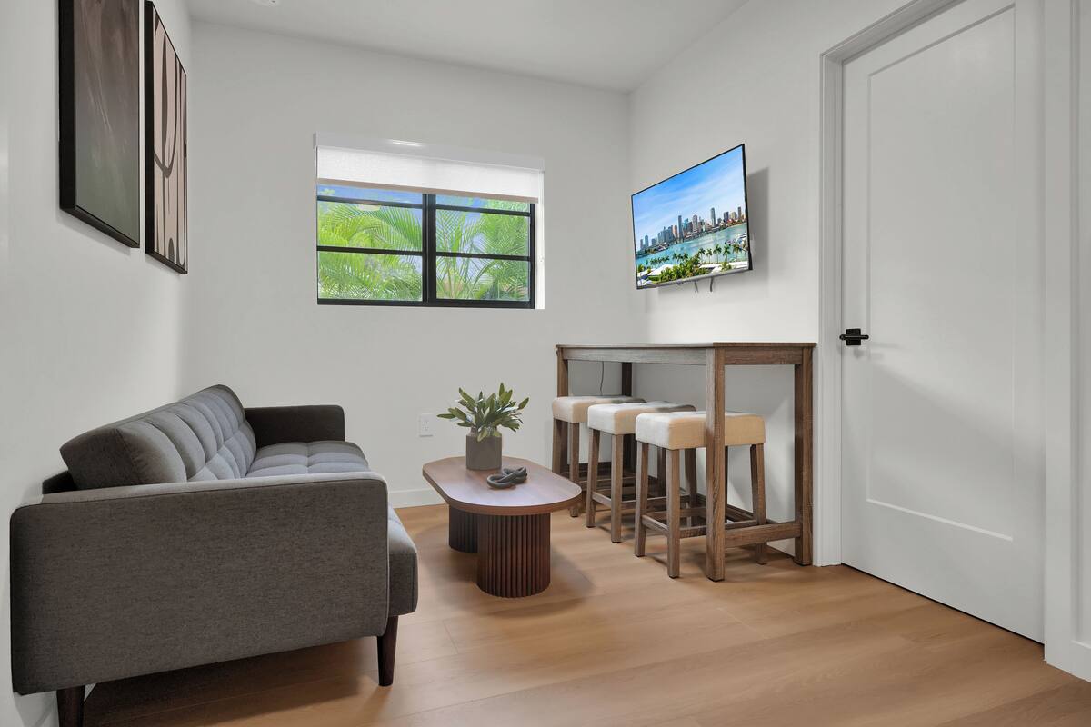 Superior Apartment, 2 Bedrooms | Living area
