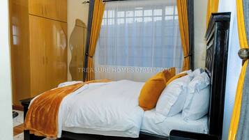 2 bedrooms, iron/ironing board, WiFi, bed sheets