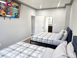 3 bedrooms, internet, bed sheets