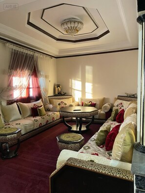 TV - Your comfortable new home with us (Laâyoune)