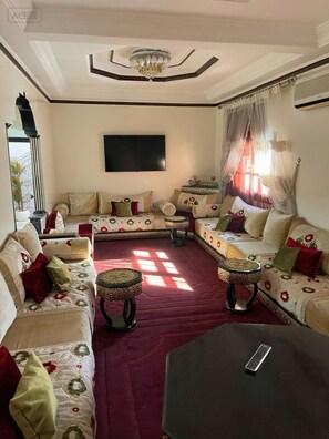TV - Your comfortable new home with us (Laâyoune)