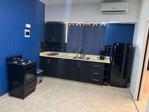Private kitchen -  Centrally located studio in the heart of Sosua. (Sosúa)