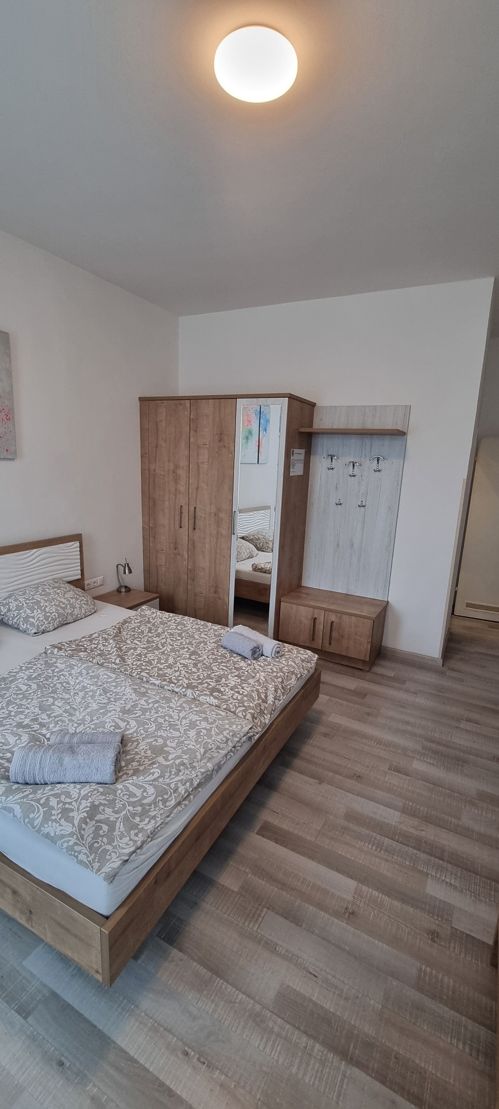 Bügeleisen/Bügelbrett, WLAN, Bettwäsche