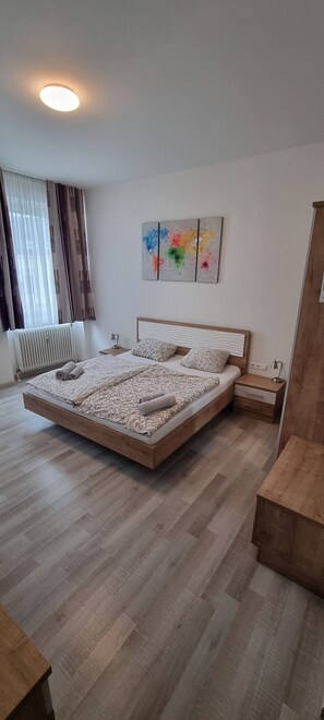 Strygejern/strygebræt, Wi-Fi, sengetøj