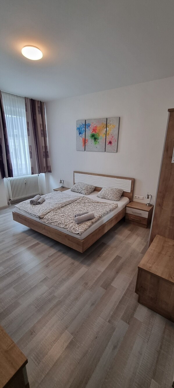 مكواة/لوح كي وواي فاي وملاءات أسرّة