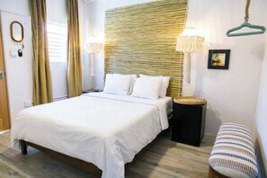 4 bedrooms, iron/ironing board, free WiFi, bed sheets