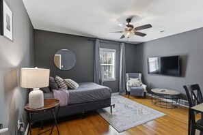 TV, fireplace - The Given House - Modern Midtown Stay (Memphis)