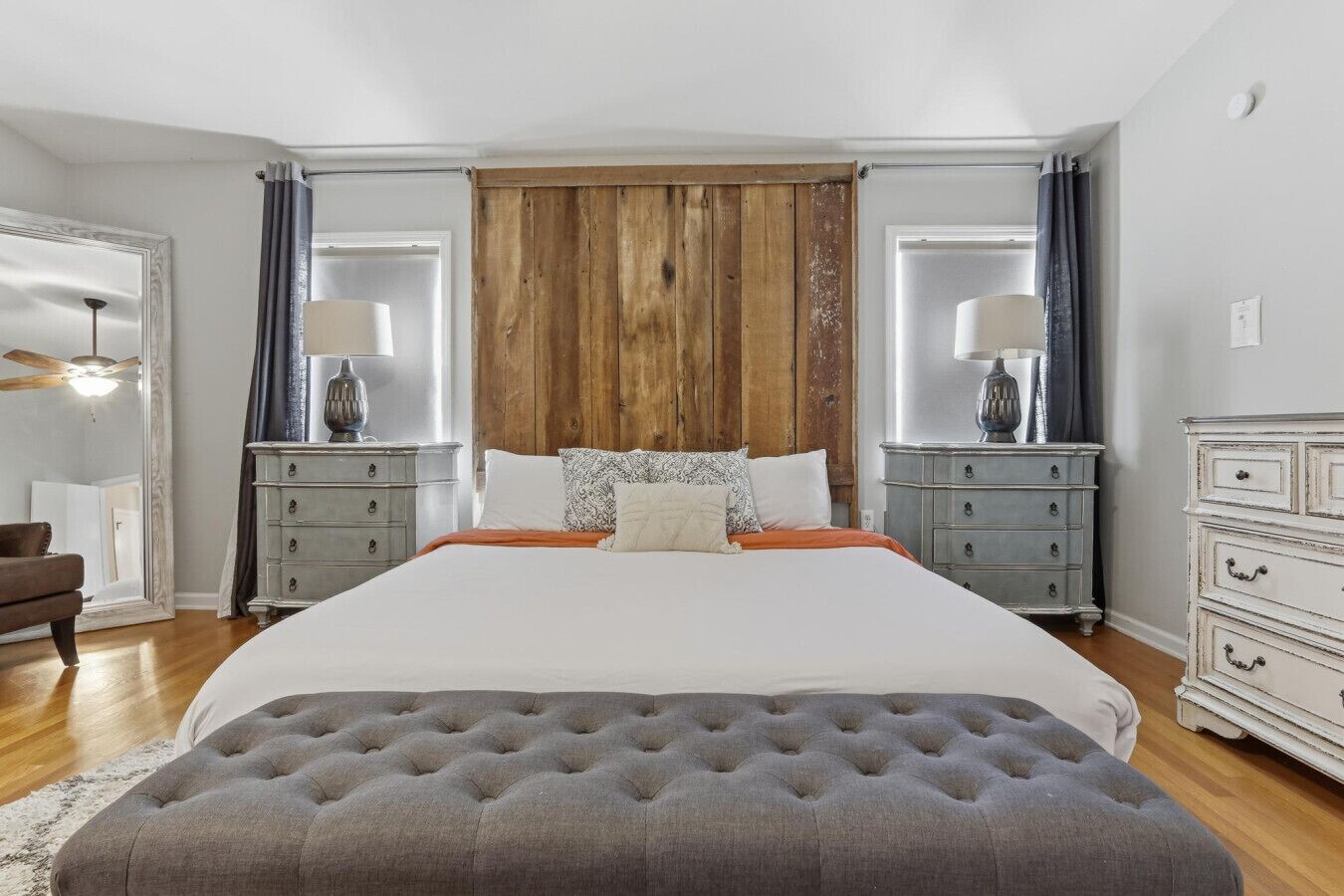 5 habitaciones, escritorio, wifi y ropa de cama 