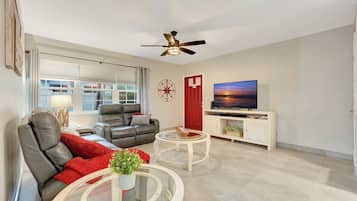 Een televisie en een dvd-speler