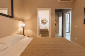 3 chambres, fer et planche à repasser, Wi-Fi, draps fournis