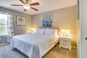 3 bedrooms, iron/ironing board, Internet, bed sheets - ‘Whimsy on the Hillside!' Family Condo in Branson (Branson)