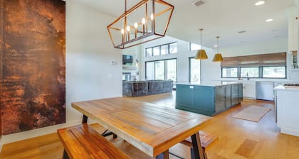 Nat'l Forest Access & Mtn Views: Family Eagar Home
