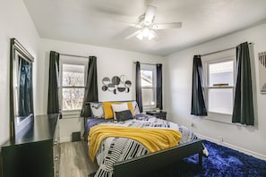 2 habitaciones, escritorio, tabla de planchar con plancha y wifi 