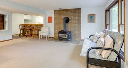 4 Mi to Dtwn Loveland: Private Retreat w/ Decks