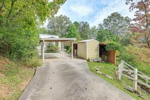 Exterior - Mine for Gems & Chase Waterfalls: Franklin Retreat (Franklin)
