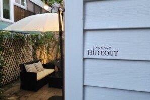 Interior - Namsan Hideout (Seoul)