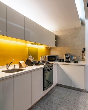 Fridge, microwave, oven, stovetop