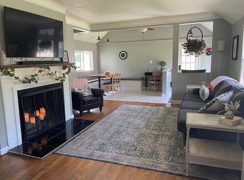 Private Island Cottage – Bring Your Boat – Free Public Launch on Grosse Ile
