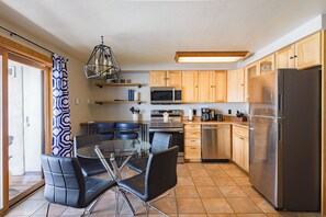 Mikrowelle, Ofen, Herdplatte, Geschirrspüler