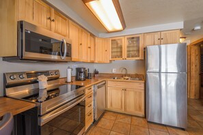 Mikrowelle, Ofen, Herdplatte, Geschirrspüler