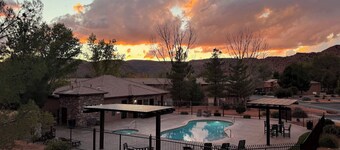 NEW LISTING! Desert Canyon Retreat! Charming 3-bedroom townhome in Kanab