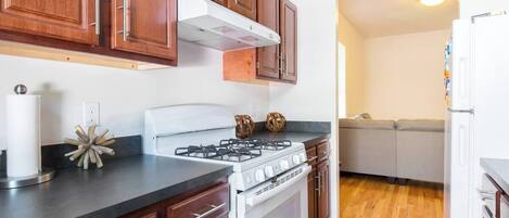 Micro-ondes, four, plaque de cuisson