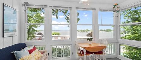 リビング エリア