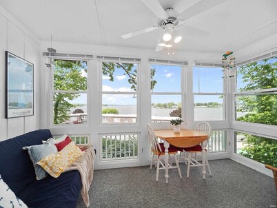 Quaint and quiet 2-bedroom lake front condo overlooking Lake Wawasee.