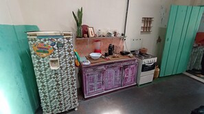 Refrigerador, horno, placa de cocina, licuadora