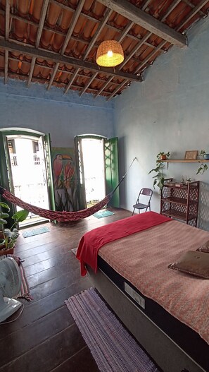 4 bedrooms, free WiFi, bed sheets