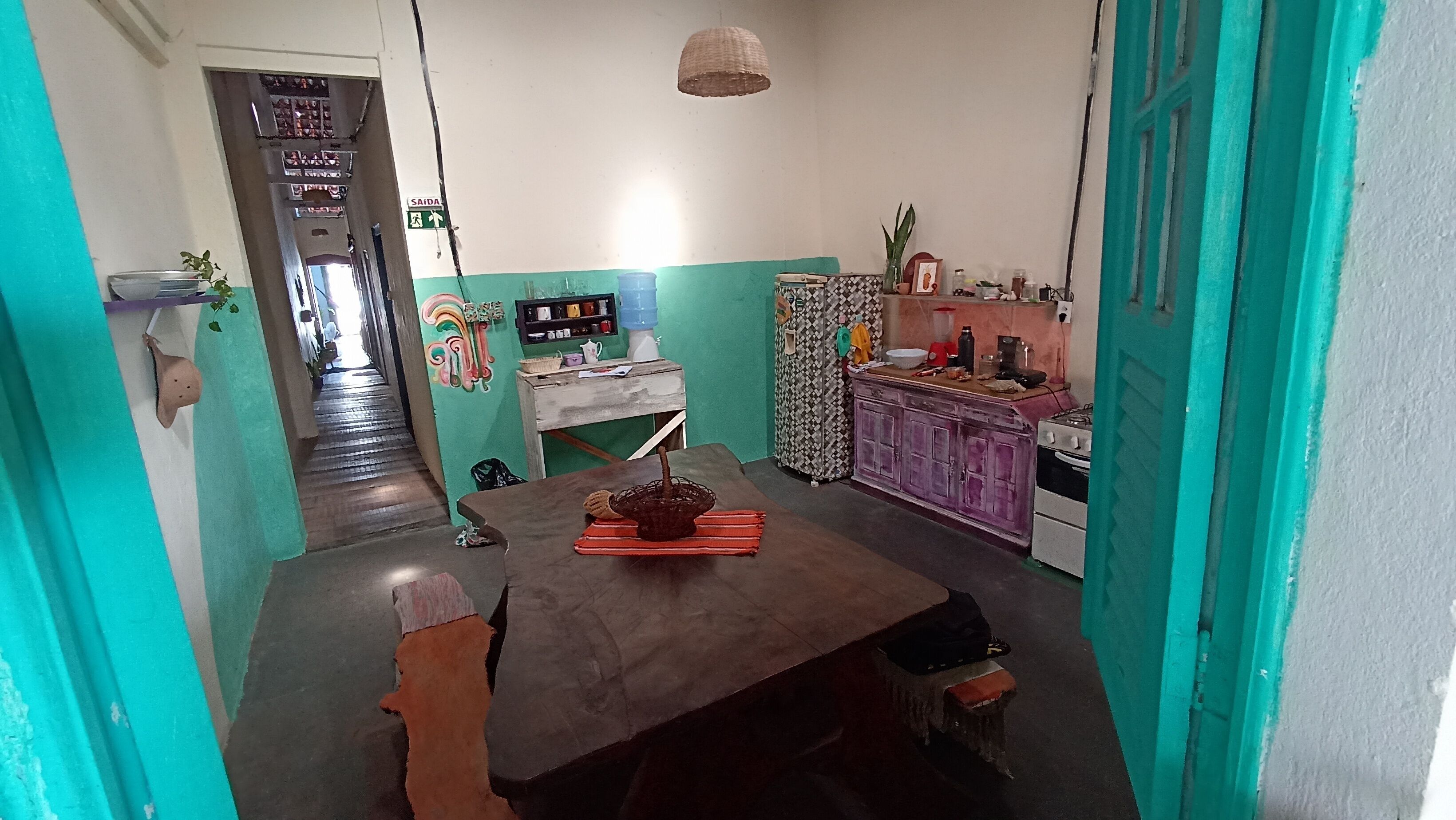 Réfrigérateur, four, plaque de cuisson, blender