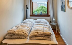 2 Schlafzimmer, Reisekinderbett
