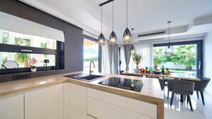 Coffee/tea maker, fridge, microwave, oven - Villa LUMINOSA with outdoor and indoor pool and sauna (Vrh)