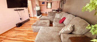 Single Family Home - Comfortable Two Bedroom -in Clarksburg