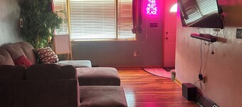 Single Family Home - Comfortable Three Bedroom -in Clarksburg