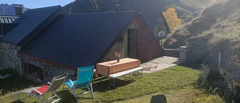 تناول الطعام بالخارج