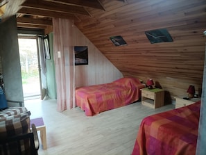 1 chambre, fer et planche Ă repasser, draps fournis