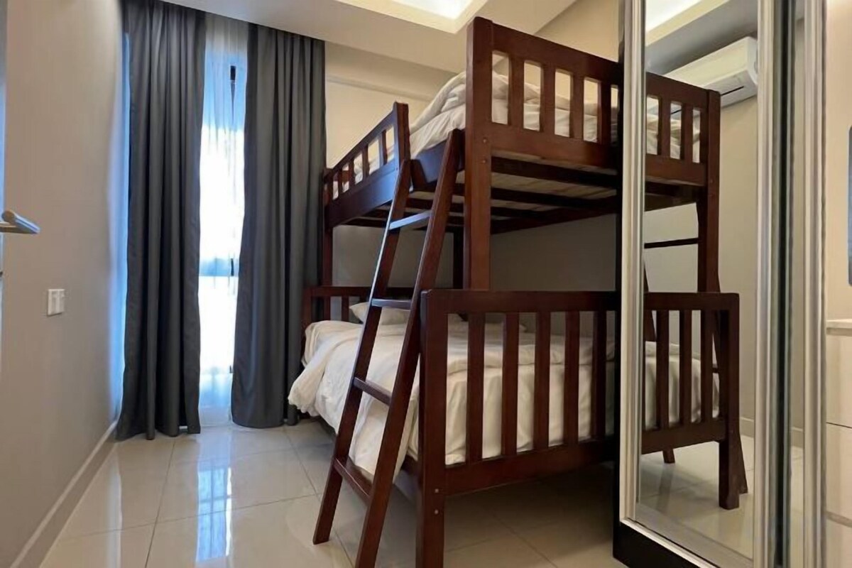 Breezing Retreat: Cozy 2BR At Ion Delemen, Lvl 23