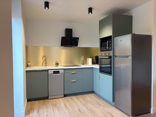 微波炉、烤箱、炉灶、洗碗机