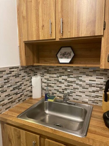 Two beds in apartment in Ft. Lauderdale