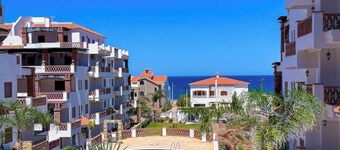 Prestigious duplex with private pool, fast wifi