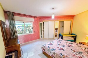 4 bedrooms, iron/ironing board, WiFi, bed sheets - Prestigious duplex with private pool, fast wifi (Oued Laou)