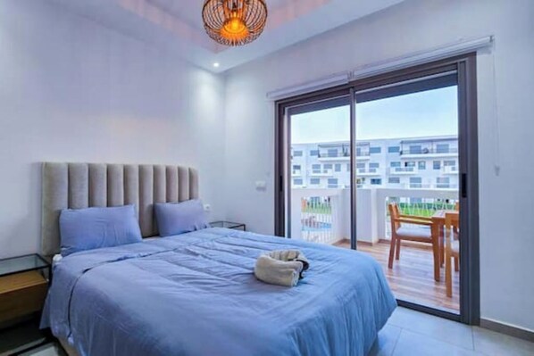 2 bedrooms, iron/ironing board, WiFi