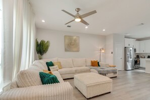 Téléviseur, jeux vidéo, livres, chaßne audio