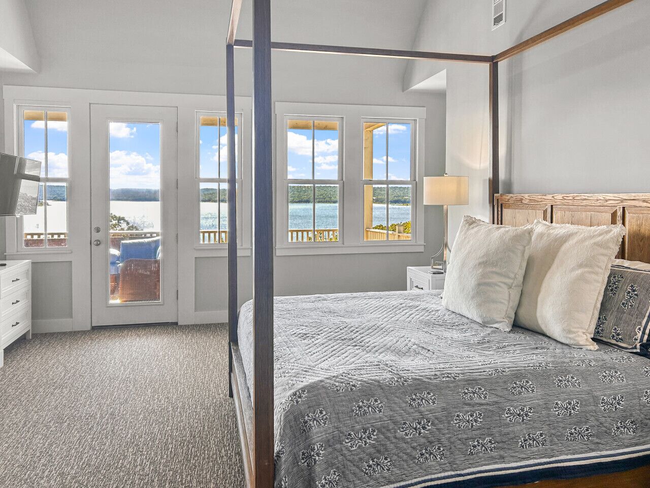 5 bedrooms, iron/ironing board, travel crib, WiFi